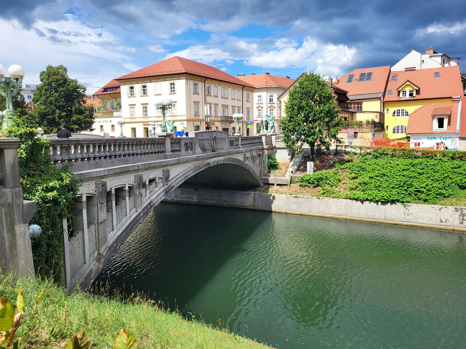 Dragon Bridge